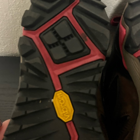 Merrell Brown and Red Hiking Shoes-8.5-EUC - Picture 6 of 6